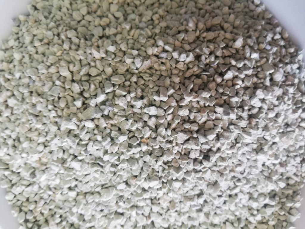 Kanatlı Hayvan Kümes Altlığı Olarak Zeolit Kullanımı